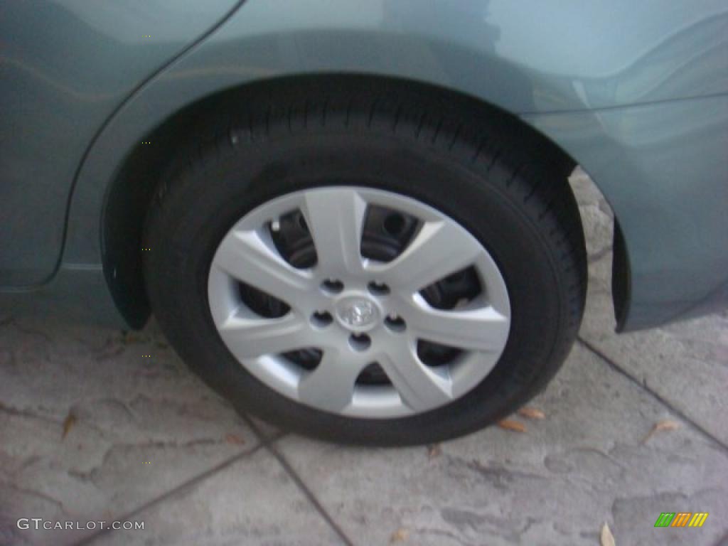2010 Camry LE - Aloe Green Metallic / Ash Gray photo #10