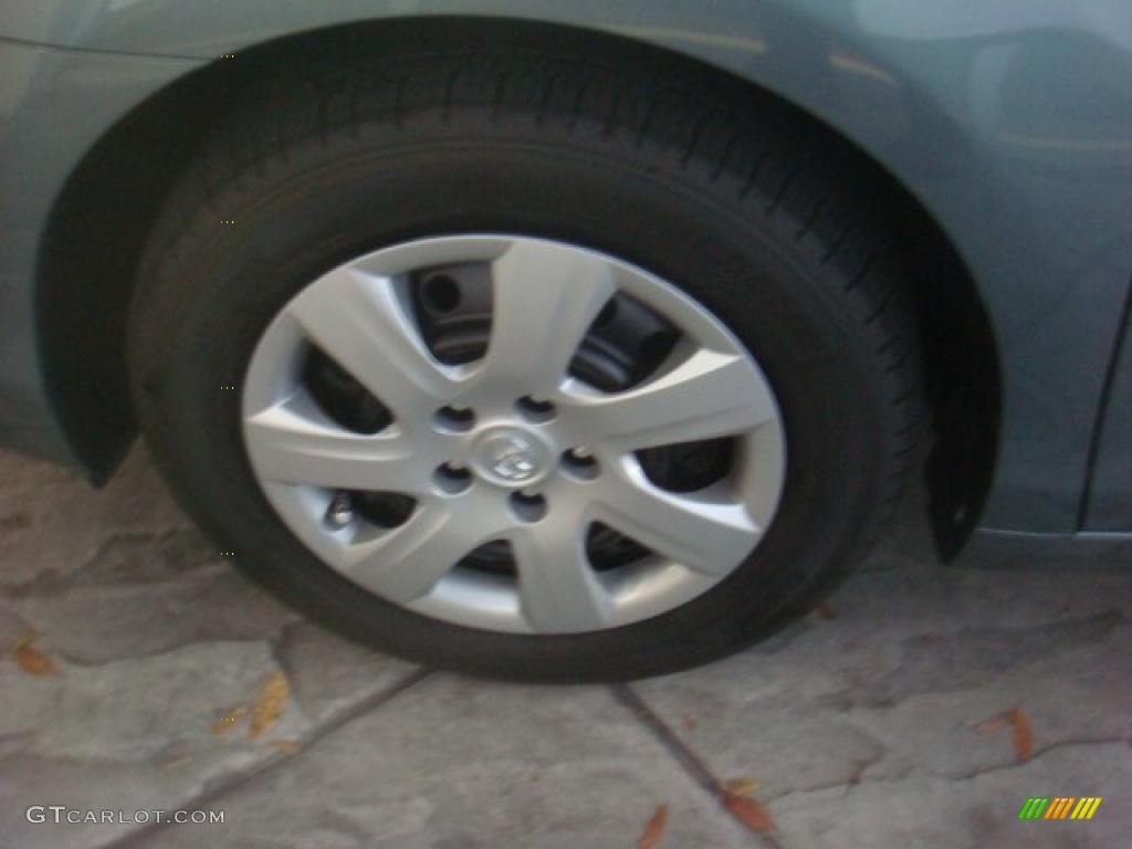 2010 Camry LE - Aloe Green Metallic / Ash Gray photo #11