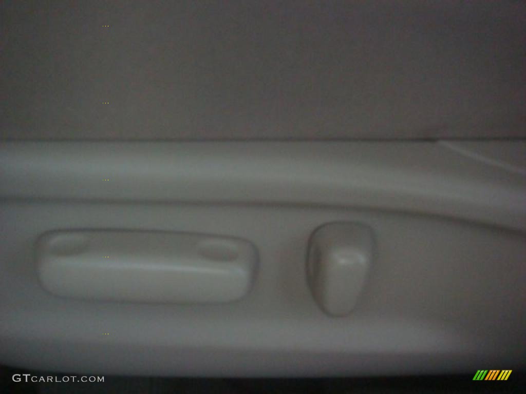 2010 Camry LE - Aloe Green Metallic / Ash Gray photo #18