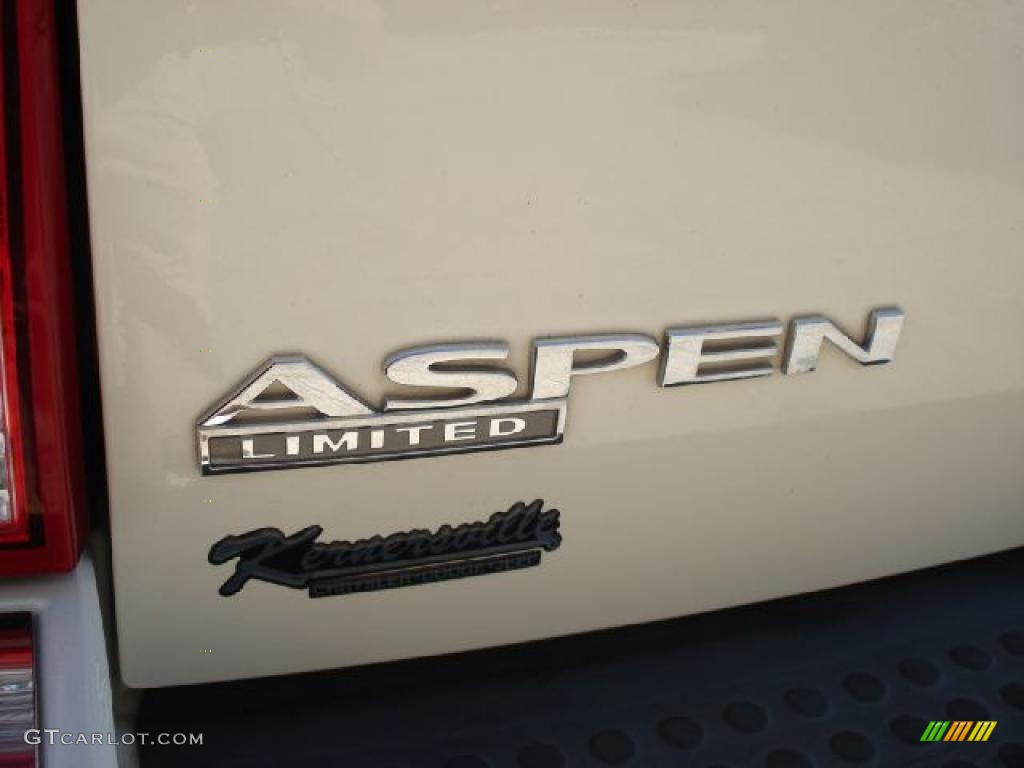 2007 Aspen Limited HEMI - Cool Vanilla White / Dark Slate Gray/Light Slate Gray photo #31