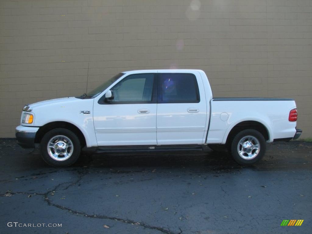 2002 F150 Lariat SuperCrew - Oxford White / Medium Parchment photo #1