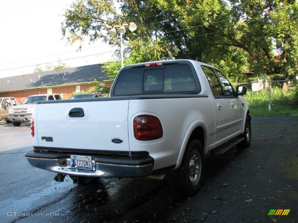 2002 F150 Lariat SuperCrew - Oxford White / Medium Parchment photo #5