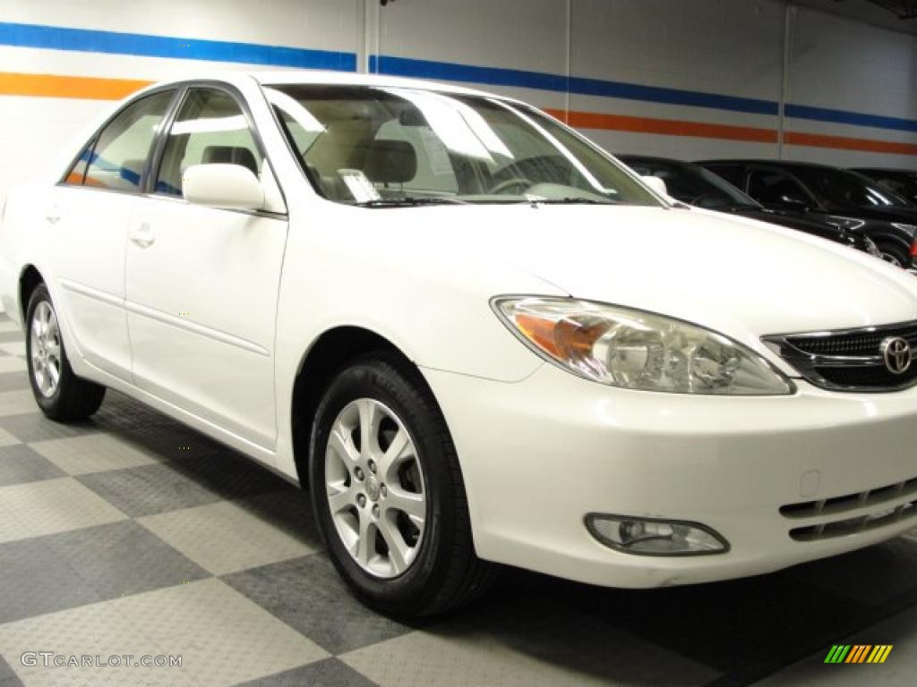 2004 Camry LE - Crystal White / Stone photo #3