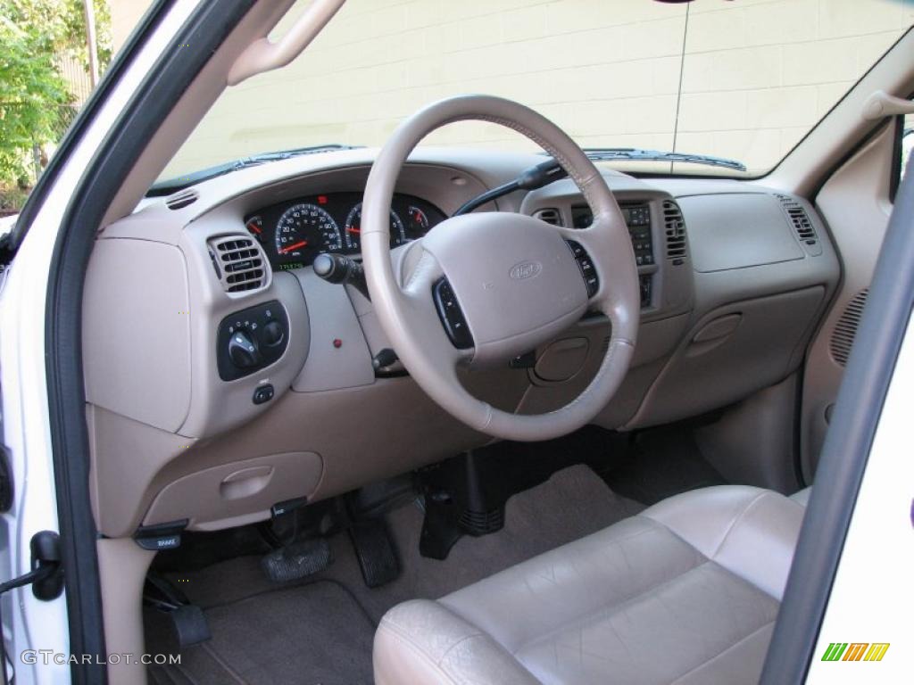 2002 F150 Lariat SuperCrew - Oxford White / Medium Parchment photo #10