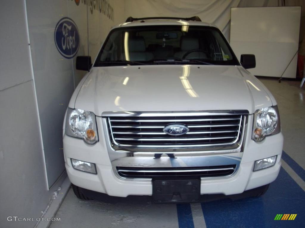 2008 Explorer XLT 4x4 - White Suede / Black/Stone photo #1