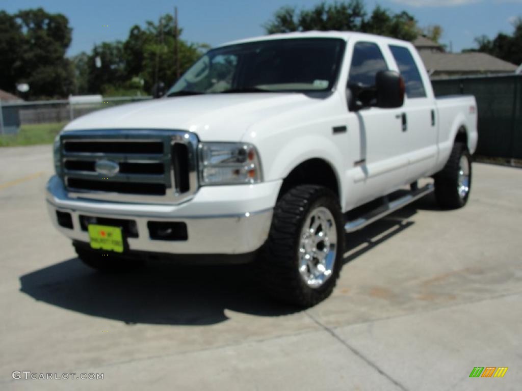 2005 F250 Super Duty XLT Crew Cab 4x4 - Oxford White / Tan photo #7