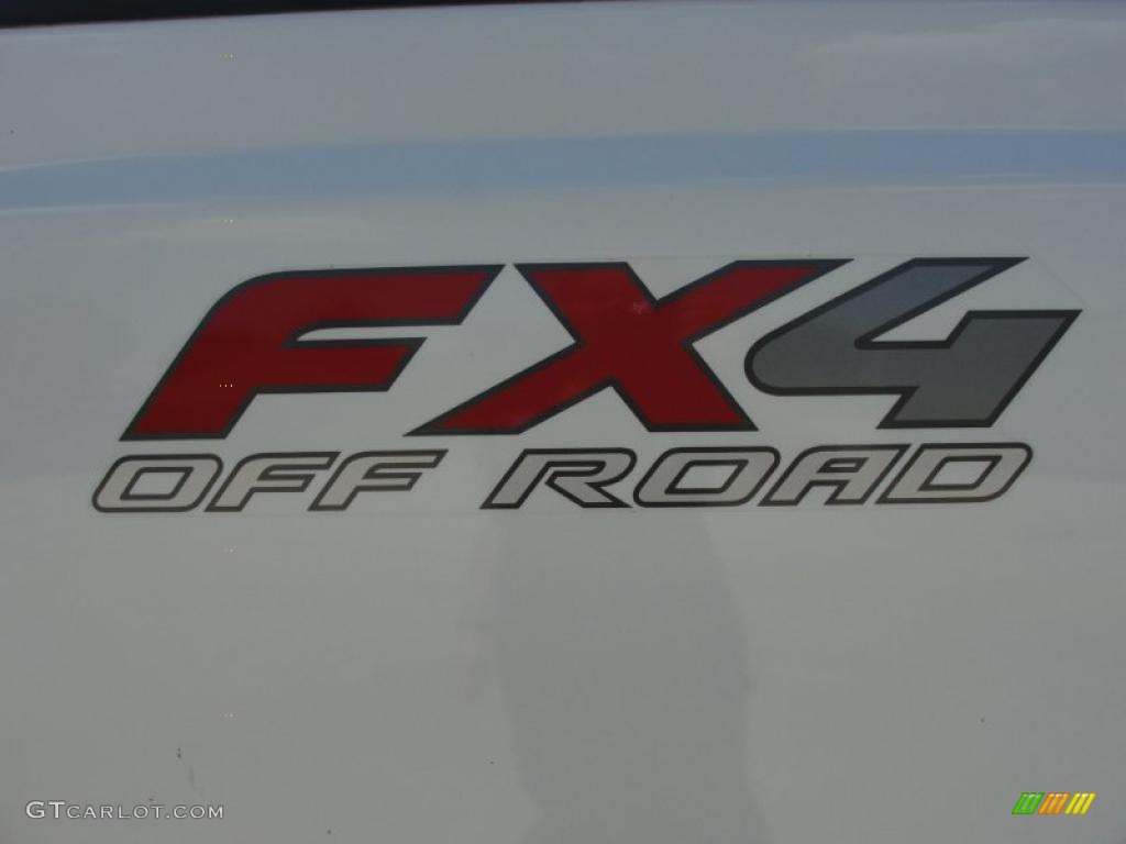 2005 F250 Super Duty XLT Crew Cab 4x4 - Oxford White / Tan photo #20