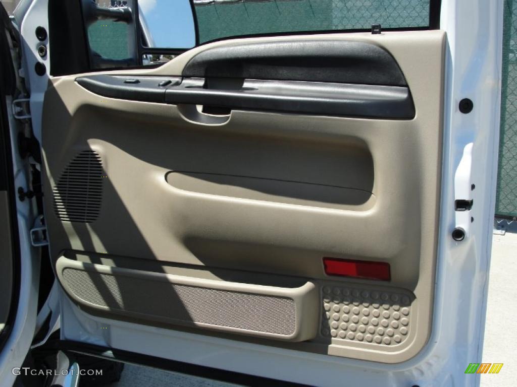 2005 F250 Super Duty XLT Crew Cab 4x4 - Oxford White / Tan photo #26