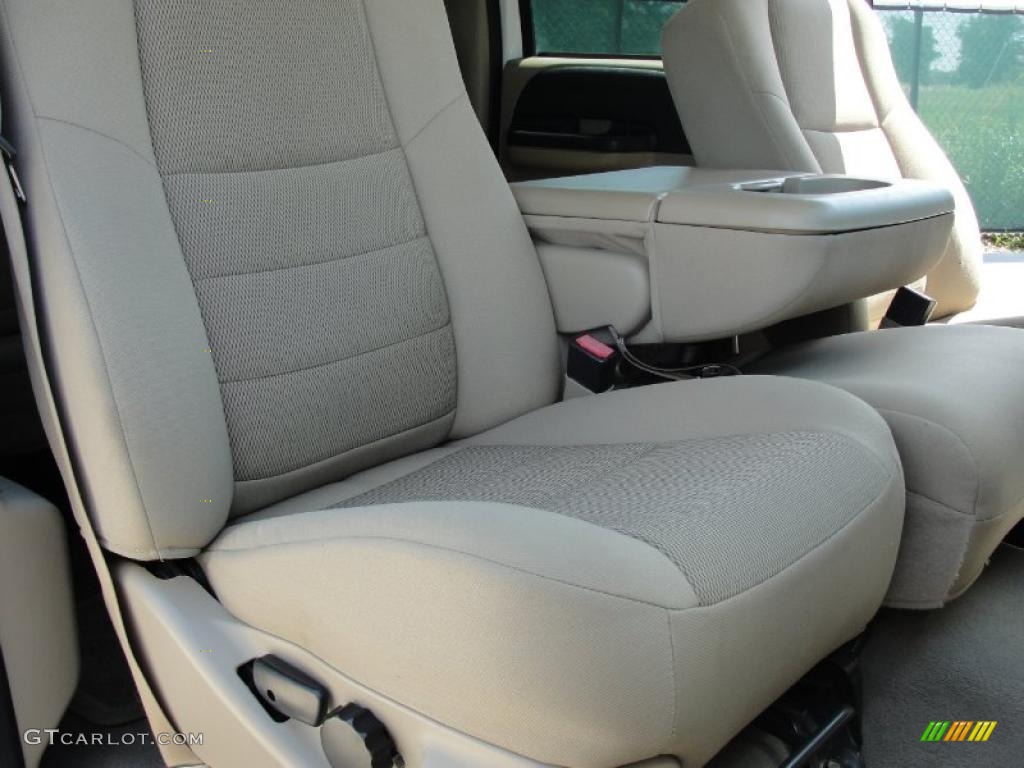 2005 F250 Super Duty XLT Crew Cab 4x4 - Oxford White / Tan photo #28