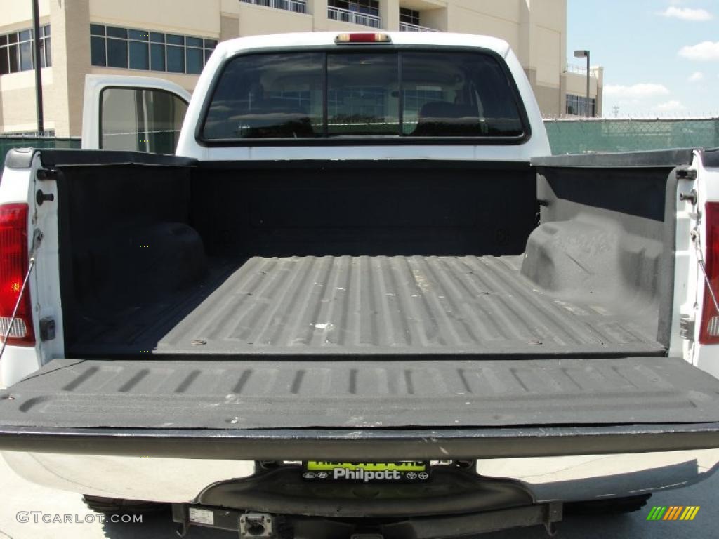 2005 F250 Super Duty XLT Crew Cab 4x4 - Oxford White / Tan photo #31