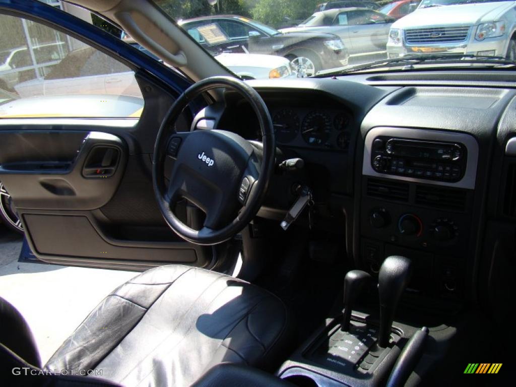 2002 Grand Cherokee Laredo 4x4 - Patriot Blue Pearlcoat / Dark Slate Gray photo #18