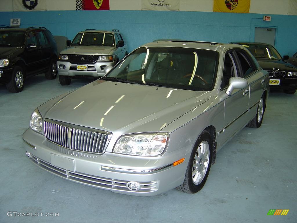 2004 XG350 L Sedan - Titanium / Black photo #1