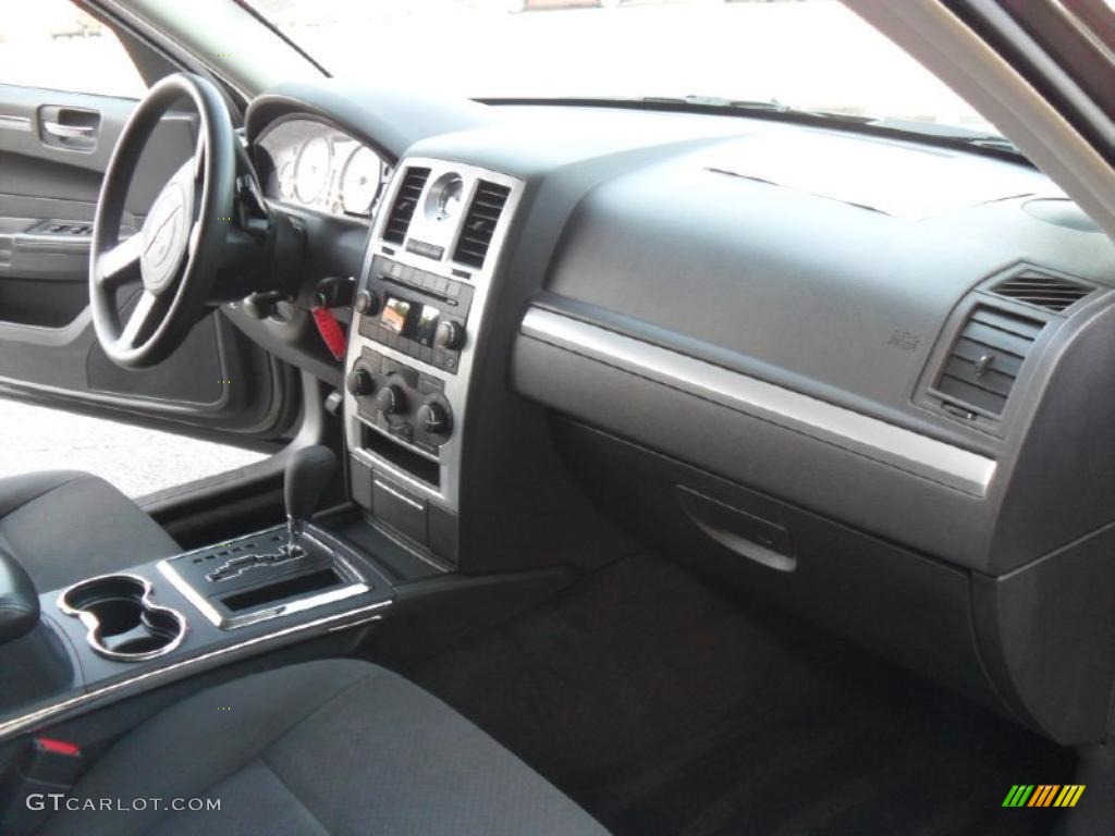 2010 300 Touring - Dark Titanium Metallic / Dark Slate Gray photo #19