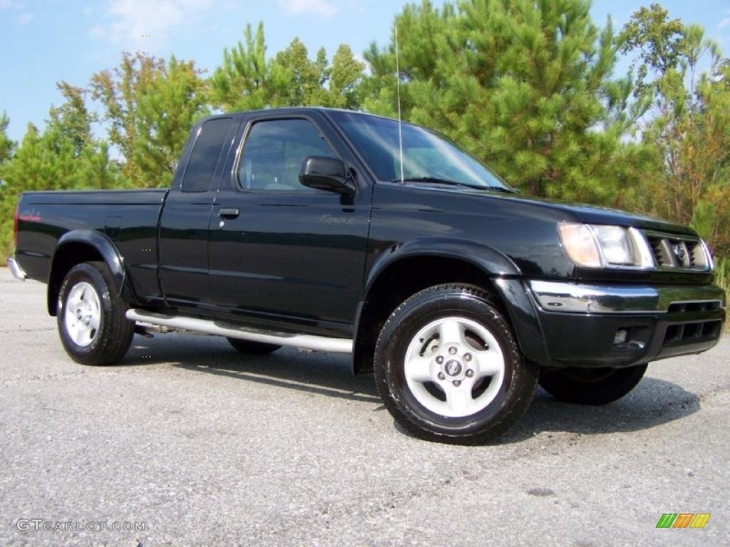 2000 Frontier SE Desert Runner Extended Cab - Super Black / Gray photo #1