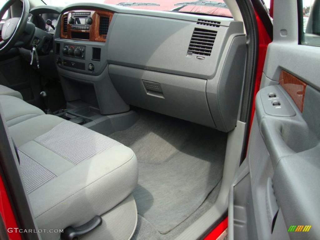 2006 Ram 2500 SLT Quad Cab 4x4 - Flame Red / Medium Slate Gray photo #19