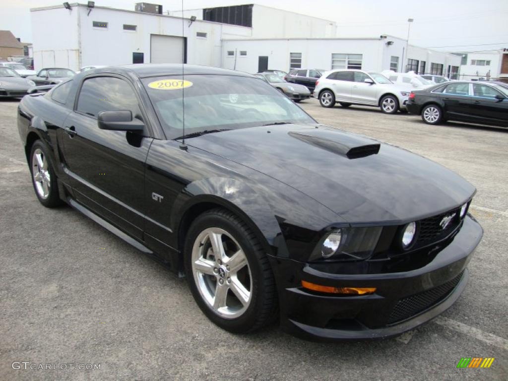 2007 Mustang GT Deluxe Coupe - Black / Black/Red photo #4