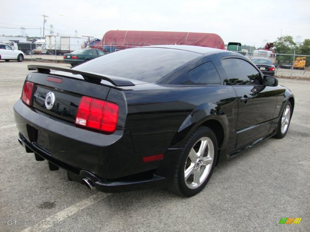2007 Mustang GT Deluxe Coupe - Black / Black/Red photo #8