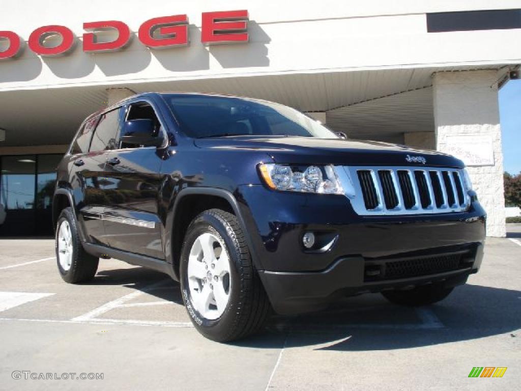 2011 Grand Cherokee Laredo X Package 4x4 - Brilliant Black Crystal Pearl / Black photo #1