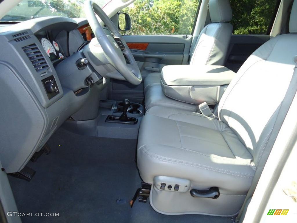 2006 Ram 2500 SLT Quad Cab 4x4 - Bright White / Medium Slate Gray photo #5