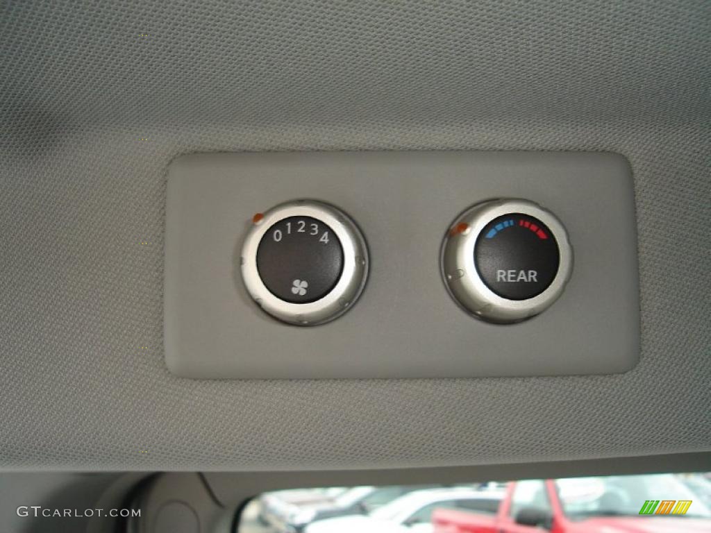 2006 Quest 3.5 SE - Silver Mist Metallic / Gray photo #24