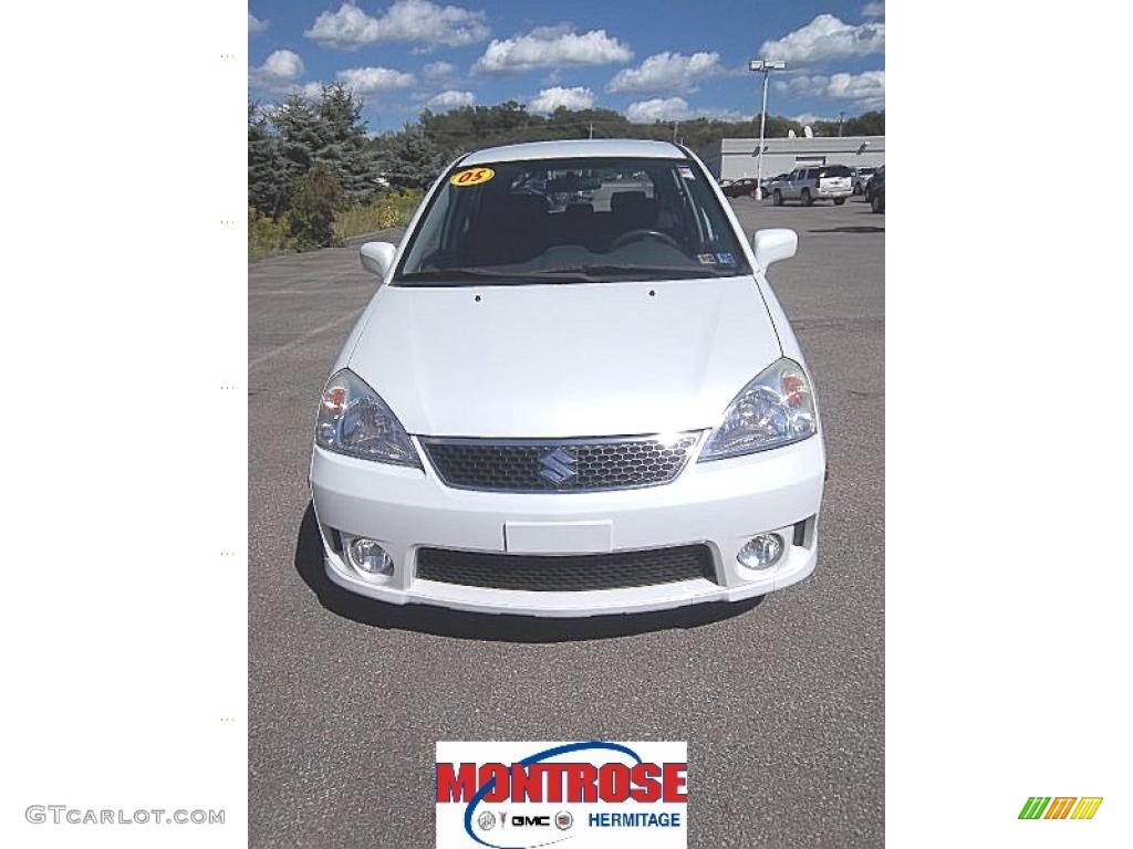 2005 Aerio SX AWD Sport Wagon - White Pearl / Black photo #4