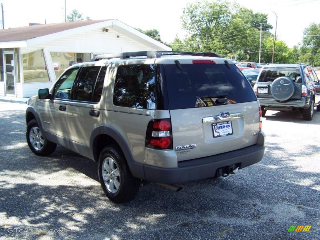 2006 Explorer XLT - Pueblo Gold Metallic / Stone photo #7