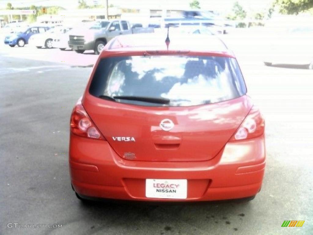 2011 Versa 1.8 S Hatchback - Red Brick / Charcoal photo #5
