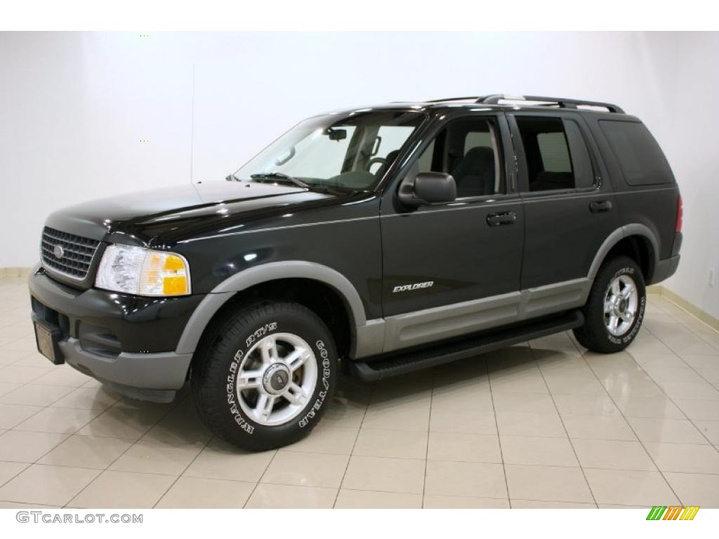 2002 Explorer XLT - Black Clearcoat / Graphite photo #3