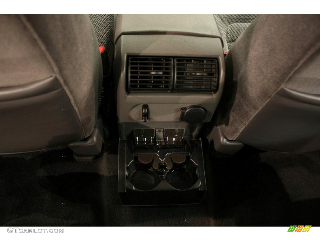2002 Explorer XLT - Black Clearcoat / Graphite photo #22