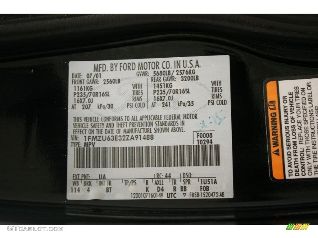 2002 Explorer XLT - Black Clearcoat / Graphite photo #27