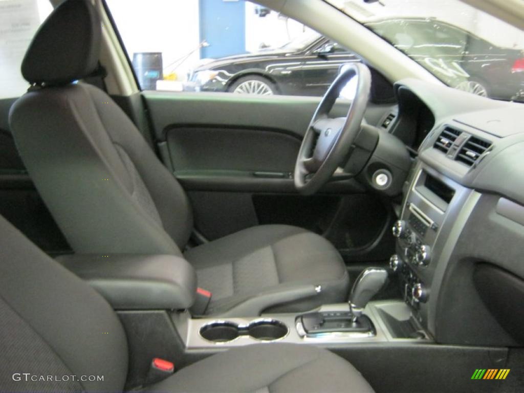 2010 Fusion SE V6 - Tuxedo Black Metallic / Charcoal Black photo #16