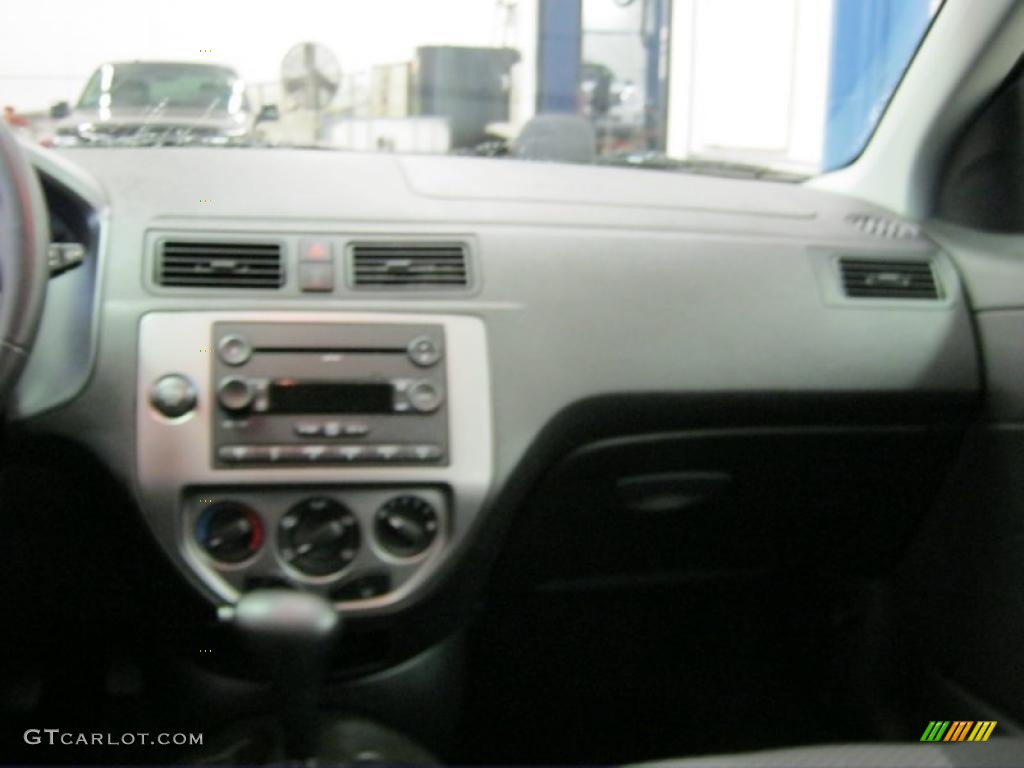 2007 Focus ZX5 SES Hatchback - Dark Toreador Red Metallic / Charcoal photo #18