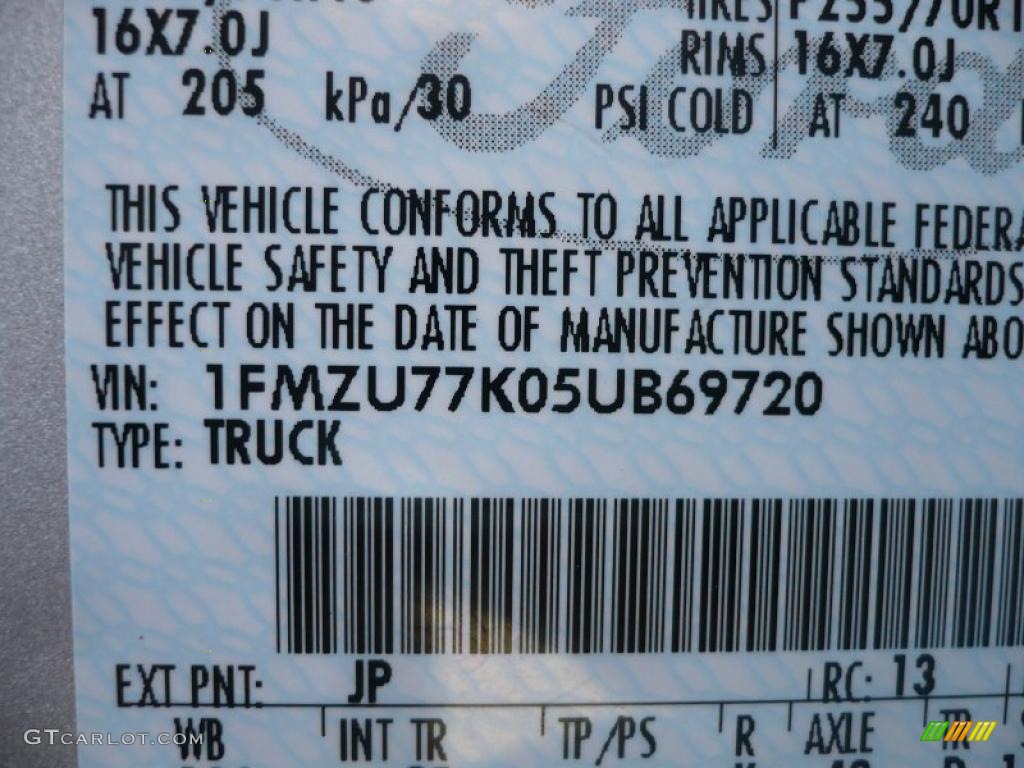 2005 Explorer Sport Trac XLT 4x4 - Silver Birch Metallic / Medium Dark Flint photo #28