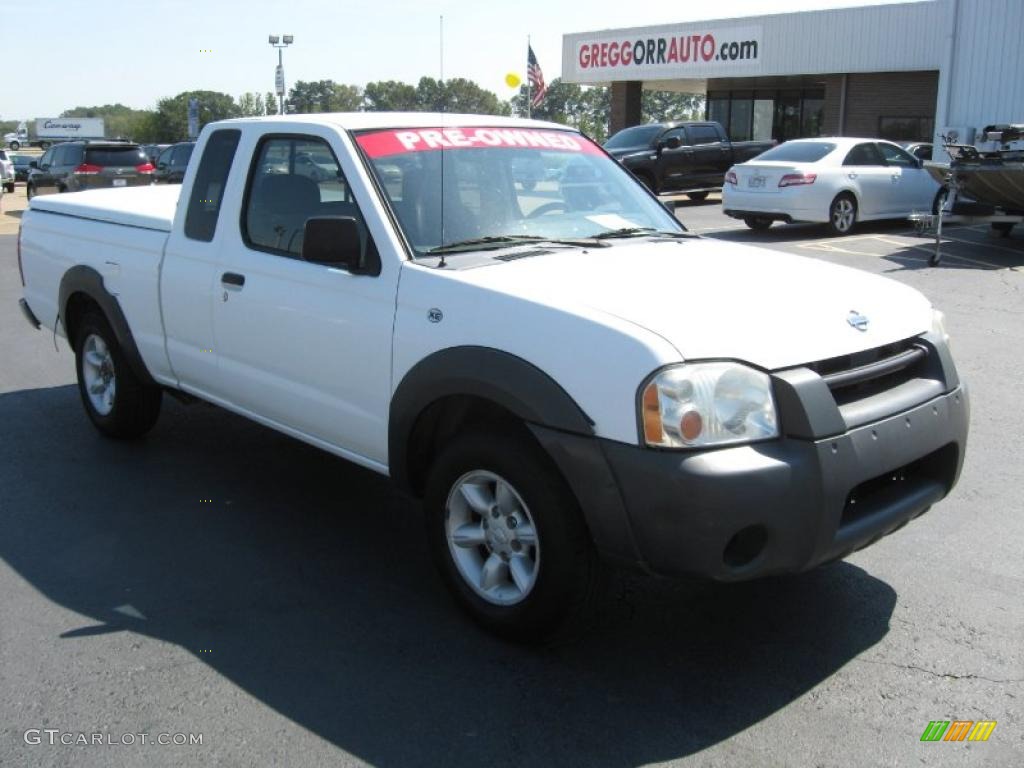 Cloud White Nissan Frontier