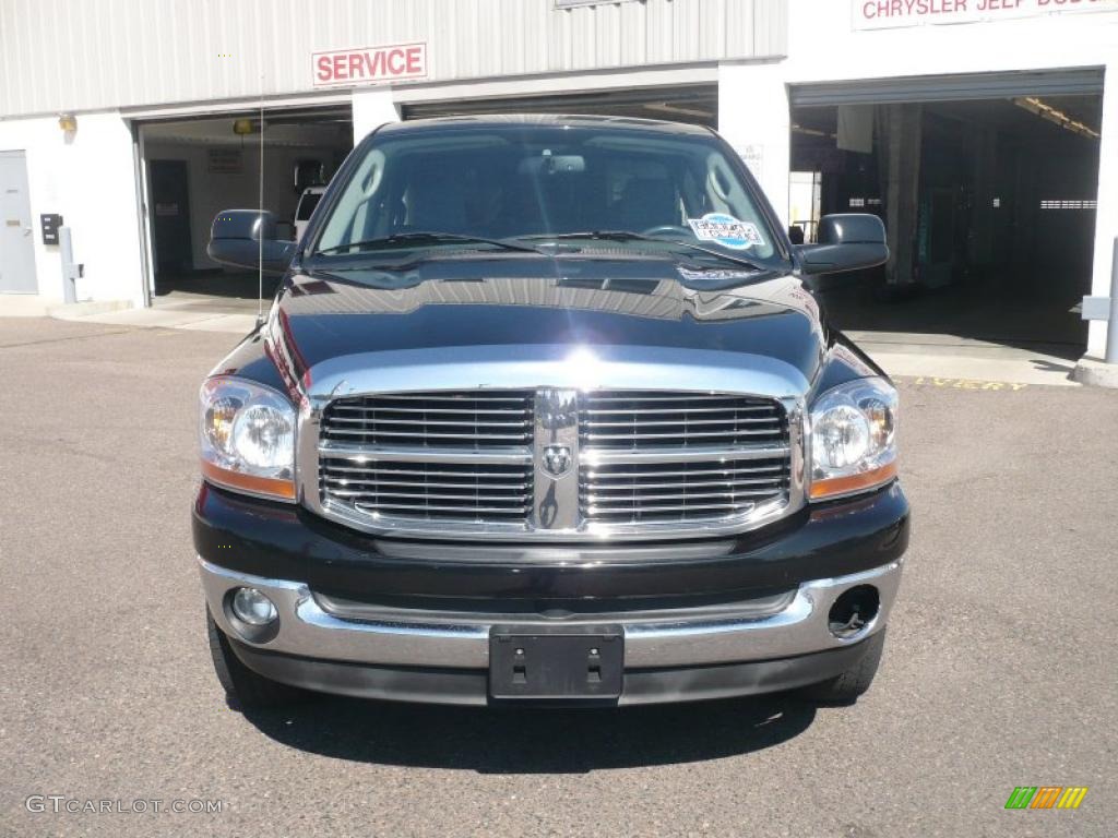 2006 Ram 1500 SLT Quad Cab 4x4 - Brilliant Black Crystal Pearl / Medium Slate Gray photo #2