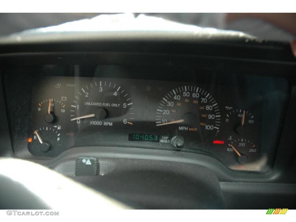 1998 Cherokee Sport 4x4 - Deep Amethyst Pearl / Mist Gray photo #13