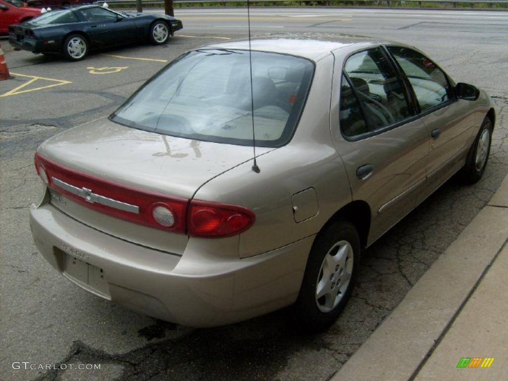 2003 Cavalier Sedan - Sandrift Metallic / Neutral Beige photo #5