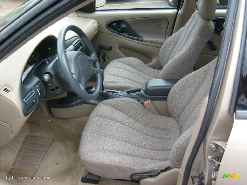2003 Cavalier Sedan - Sandrift Metallic / Neutral Beige photo #10