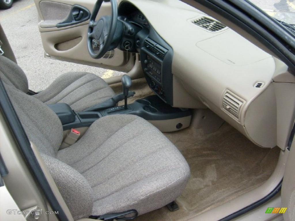 2003 Cavalier Sedan - Sandrift Metallic / Neutral Beige photo #20