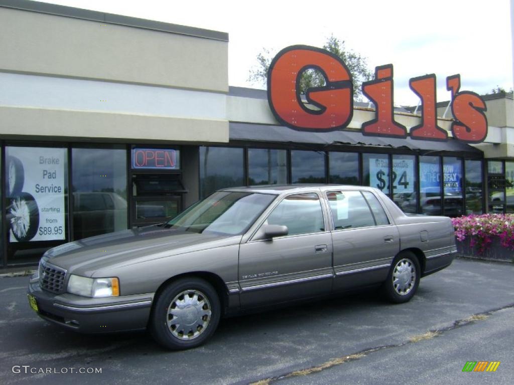 1999 DeVille Concours - Cashmere / Neutral Shale photo #1