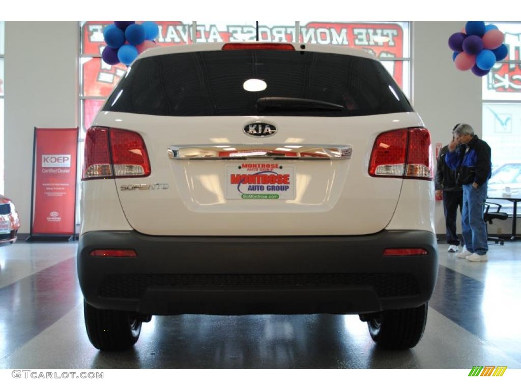 2011 Sorento LX - Snow White Pearl / Beige photo #7