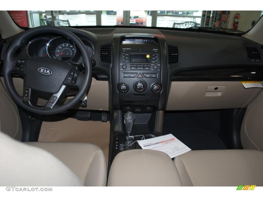 2011 Sorento LX - Snow White Pearl / Beige photo #13