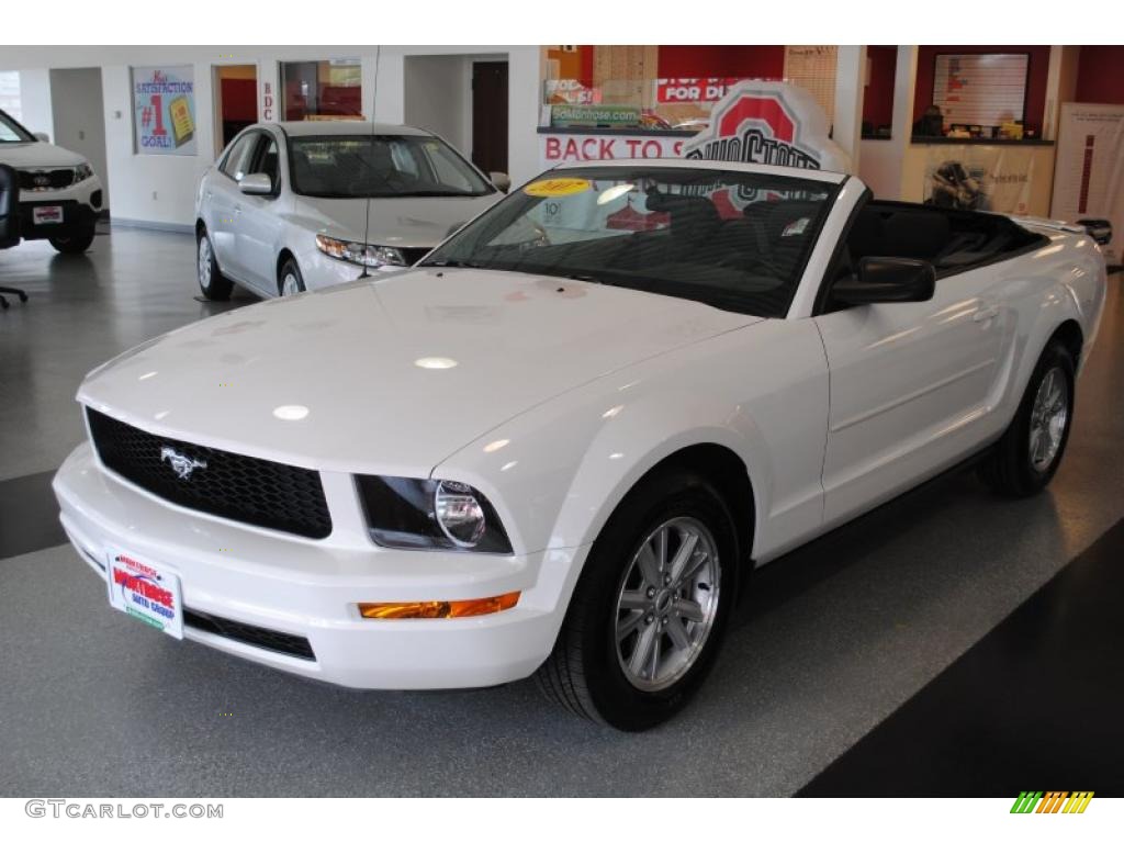 2007 Mustang V6 Deluxe Convertible - Performance White / Dark Charcoal photo #12