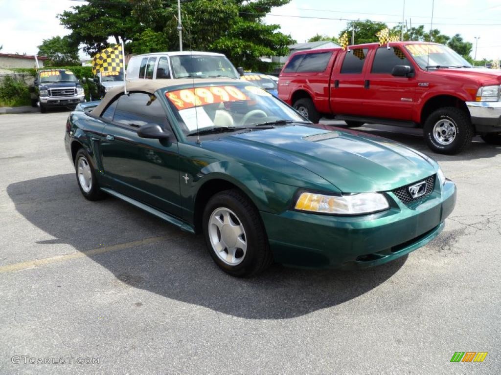 2000 Mustang V6 Convertible - Amazon Green Metallic / Medium Parchment photo #1