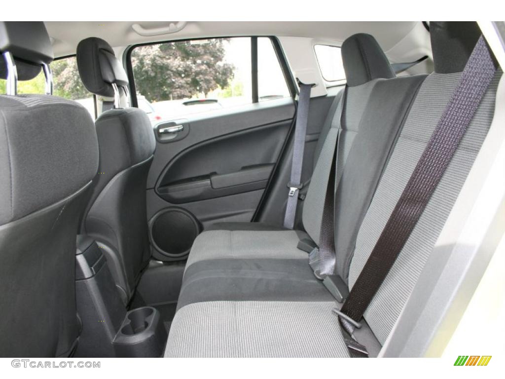2010 Caliber SXT - Optic Green Metallic / Dark Slate Gray photo #11
