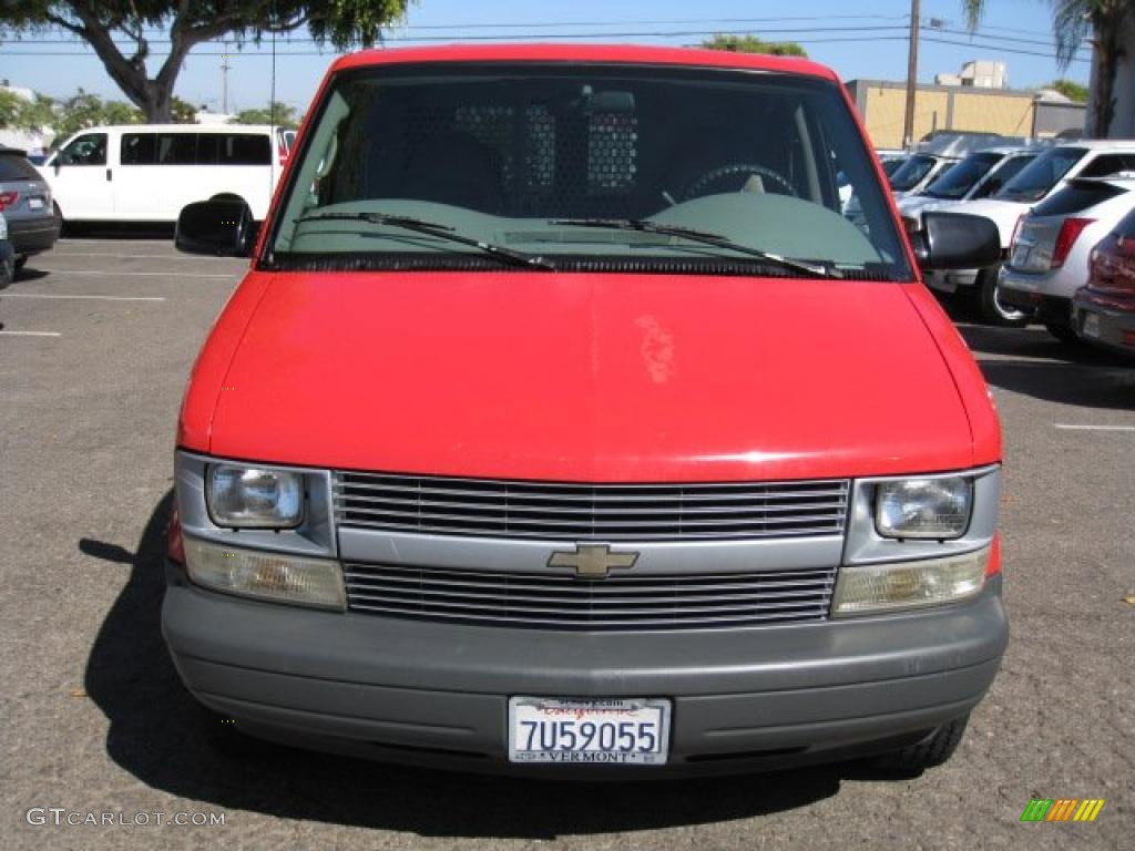 2005 Astro Cargo Van - Red / Medium Gray photo #2