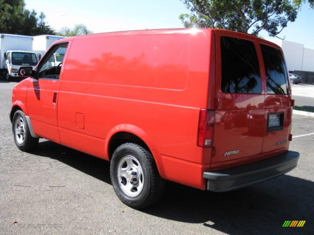 2005 Astro Cargo Van - Red / Medium Gray photo #3