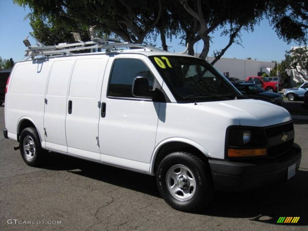 2007 Express 1500 Commercial Van - Summit White / Medium Pewter photo #1