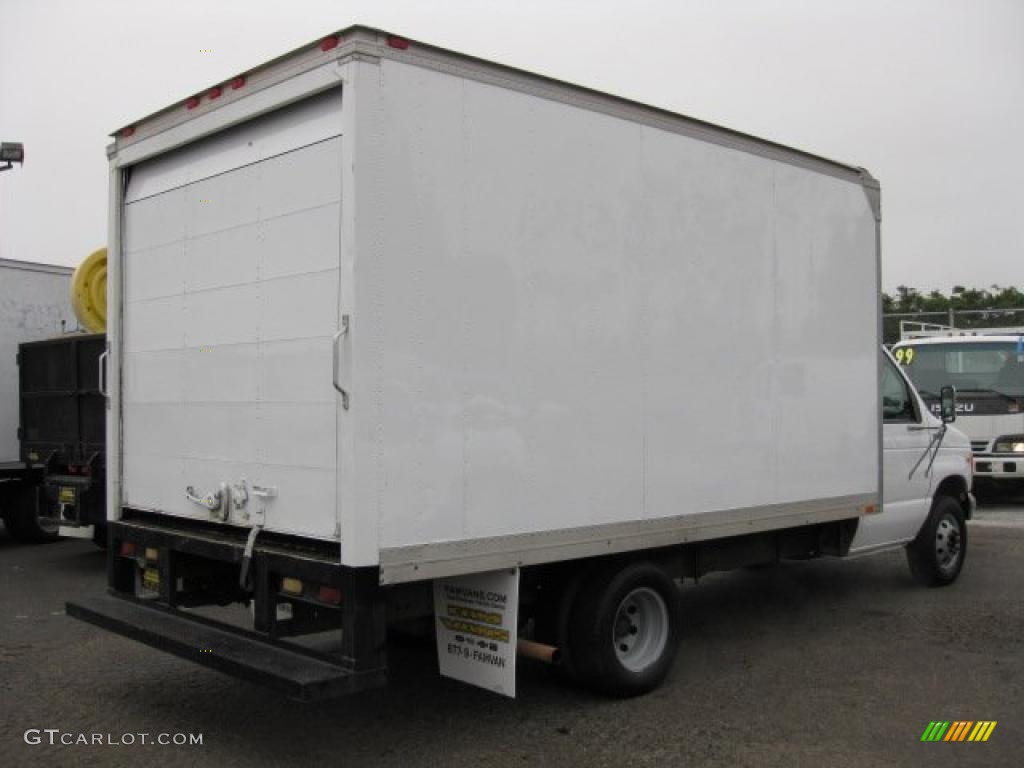 1998 E Series Cutaway E350 Commercial Moving Truck - Oxford White / Medium Graphite photo #3