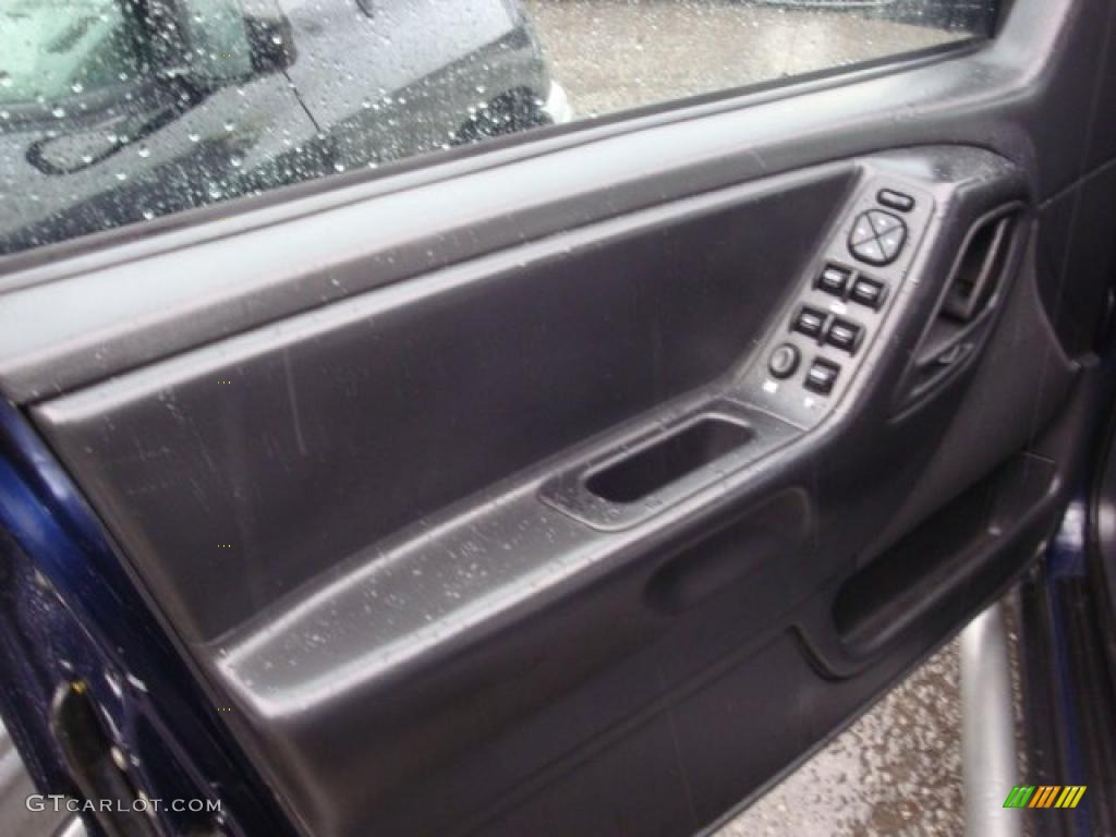 2004 Jeep Grand Cherokee Freedom Edition 4x4 Dark Slate Gray Door Panel Photo #36656588